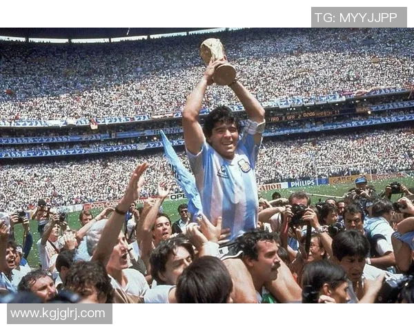 美国足球传奇人物回顾及其辉煌成就分析 美国足球传奇人物回顾及其辉煌成就分析