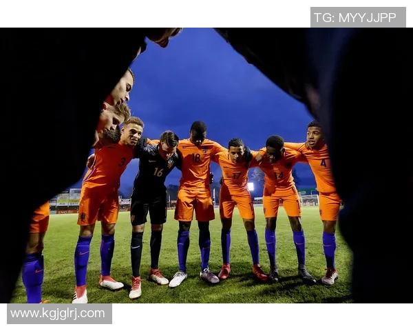 赛后复盘:北京足球队与广州足球队的团队协作与战术分析探讨 赛后复盘:北京足球队与广州足球队的团队协作与战术分析探讨