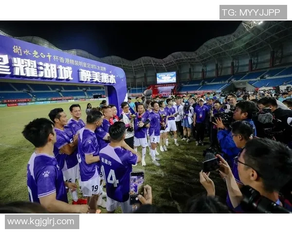 足球明星与中国主播的跨界合作引发热议共同打造全新体育娱乐盛宴